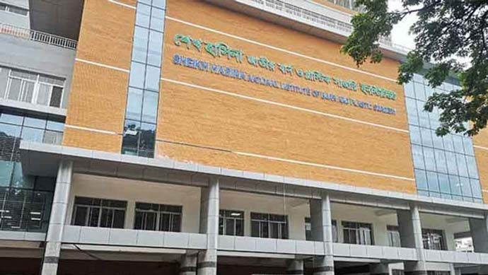 চট্টগ্রাম-এর হালিশহরে বিস্ফোরণ: একই পরিবারের ৯ জন দগ্ধ,একজনের মৃত্যু
